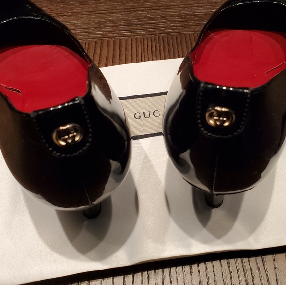 Gucci | Gold Monogram | Black Patent Wedge - Picture 9 of 9